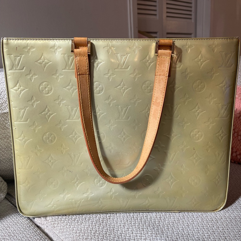 Authentic Louis Vuitton bag 🤩